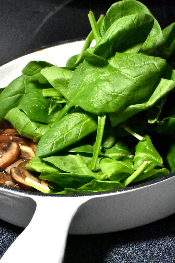 Mushroom, Spinach and Egg Breakfast Skillet GypsyPlate 雷竞技官网手机版