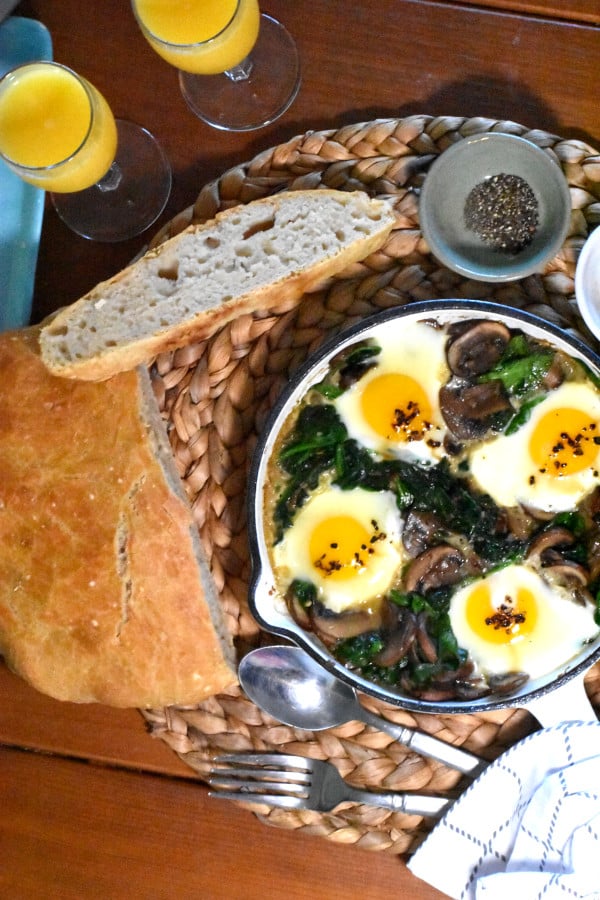 mushroom, spinach and egg breakfast skillet