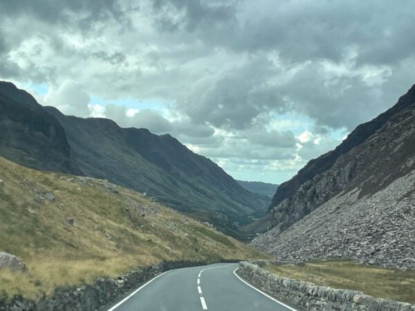 英国狭窄的道路