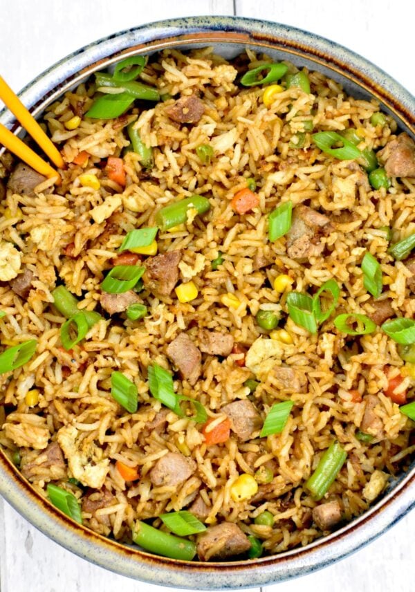 这道简单的猪肉炒饭一定会成为你最喜欢的炒菜之一!