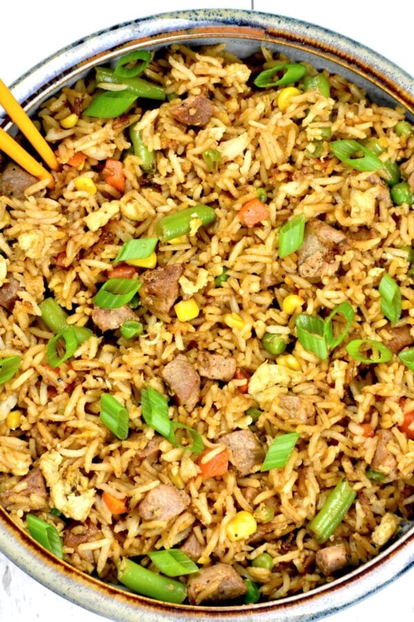 这道简单的猪肉炒饭一定会成为你最喜欢的炒菜之一!