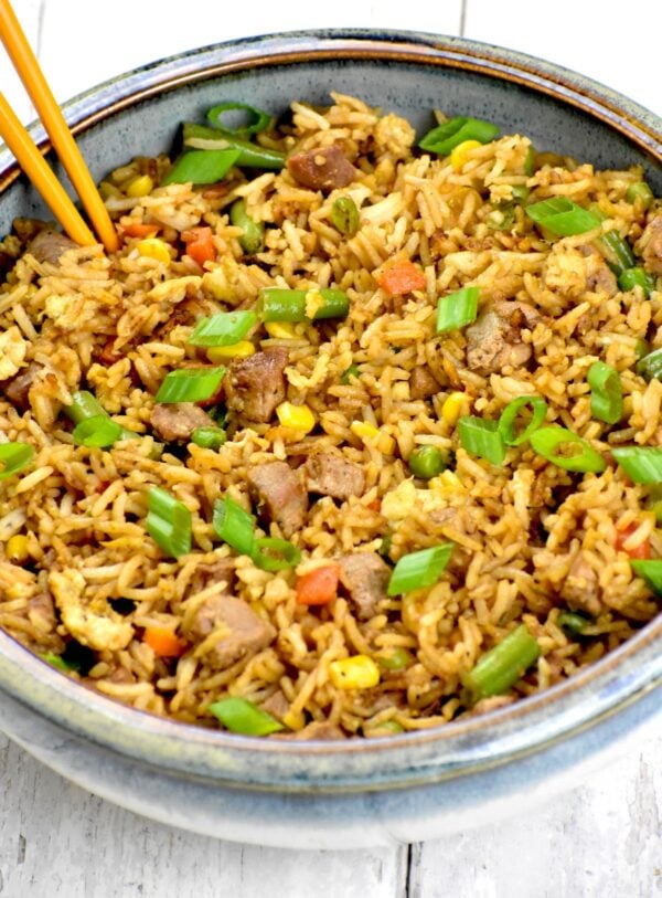 这道简单的猪肉炒饭一定会成为你最喜欢的炒菜之一!